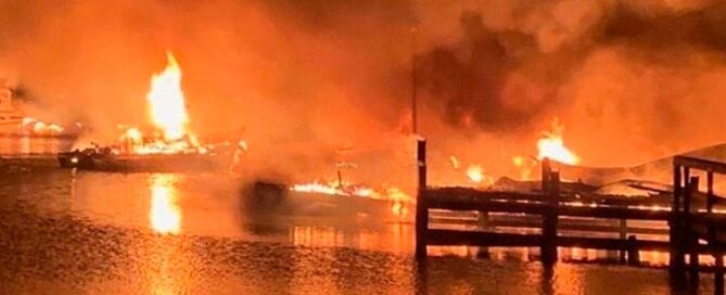 Massive boat fires on Alabama dock